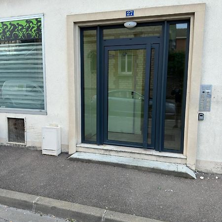Appart- Hotel Love Room Yschool Troyes Buitenkant foto