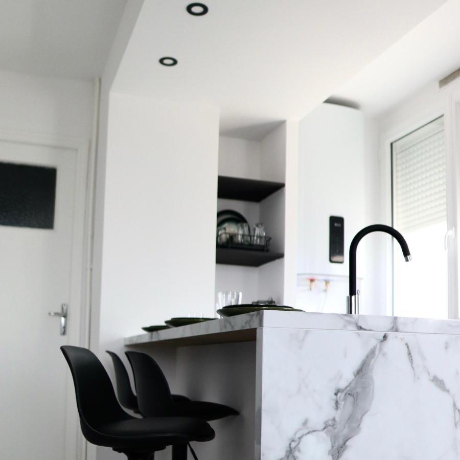 Appart- Hotel Love Room Yschool Troyes Buitenkant foto