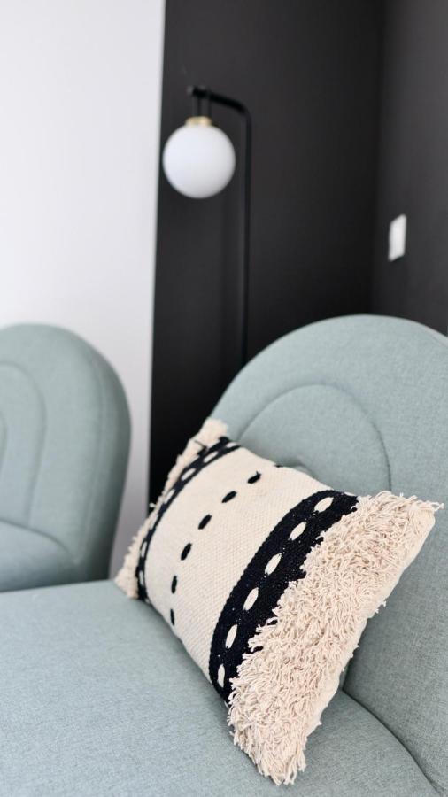 Appart- Hotel Love Room Yschool Troyes Buitenkant foto