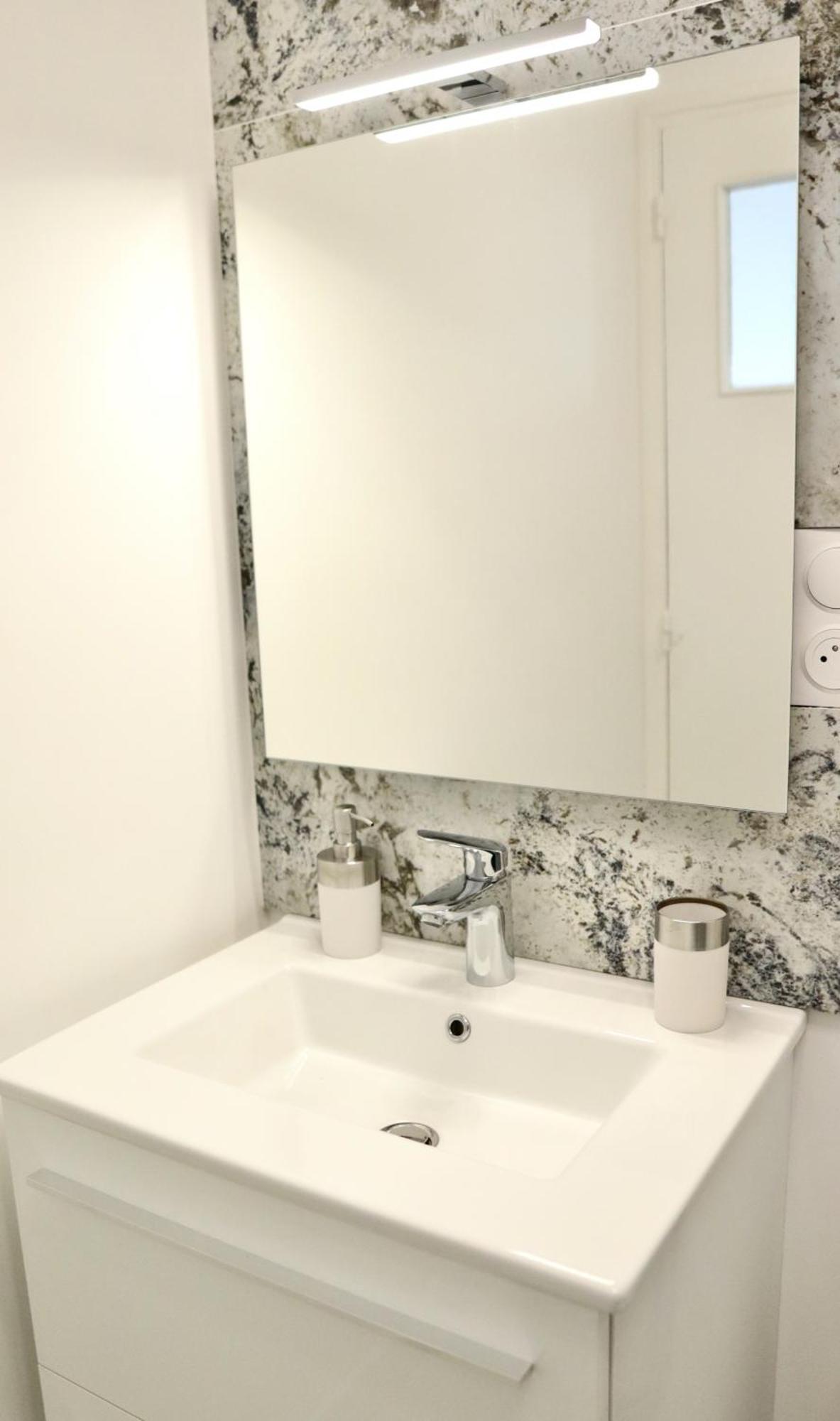 Appart- Hotel Love Room Yschool Troyes Buitenkant foto